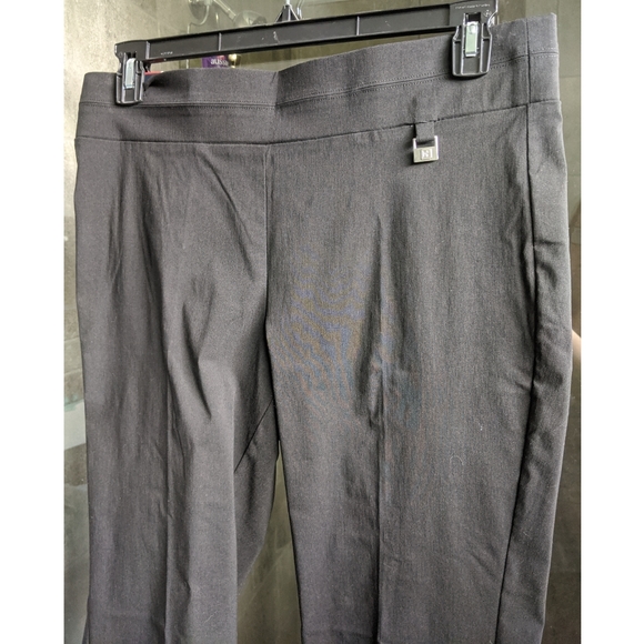 Rafaella Pants - NWT Rafaella Black Comfort Capris